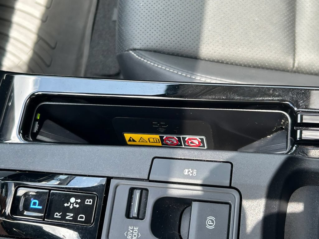 Used 2024 Toyota Prius XLE FWD image 28