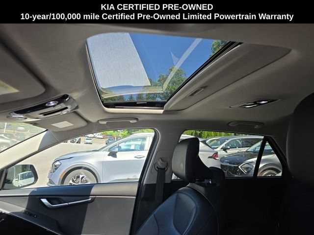 Certified 2023 Kia Niro SX Touring FWD image 7