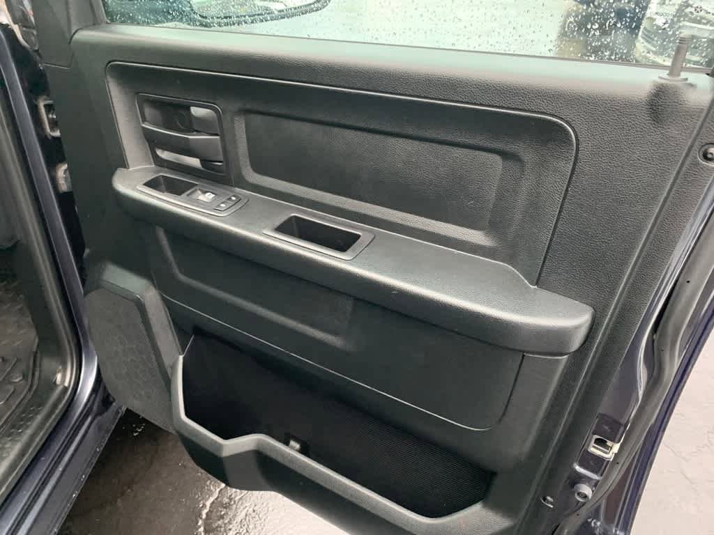 Used 2018 RAM 1500 Express AWD/4WD image 16