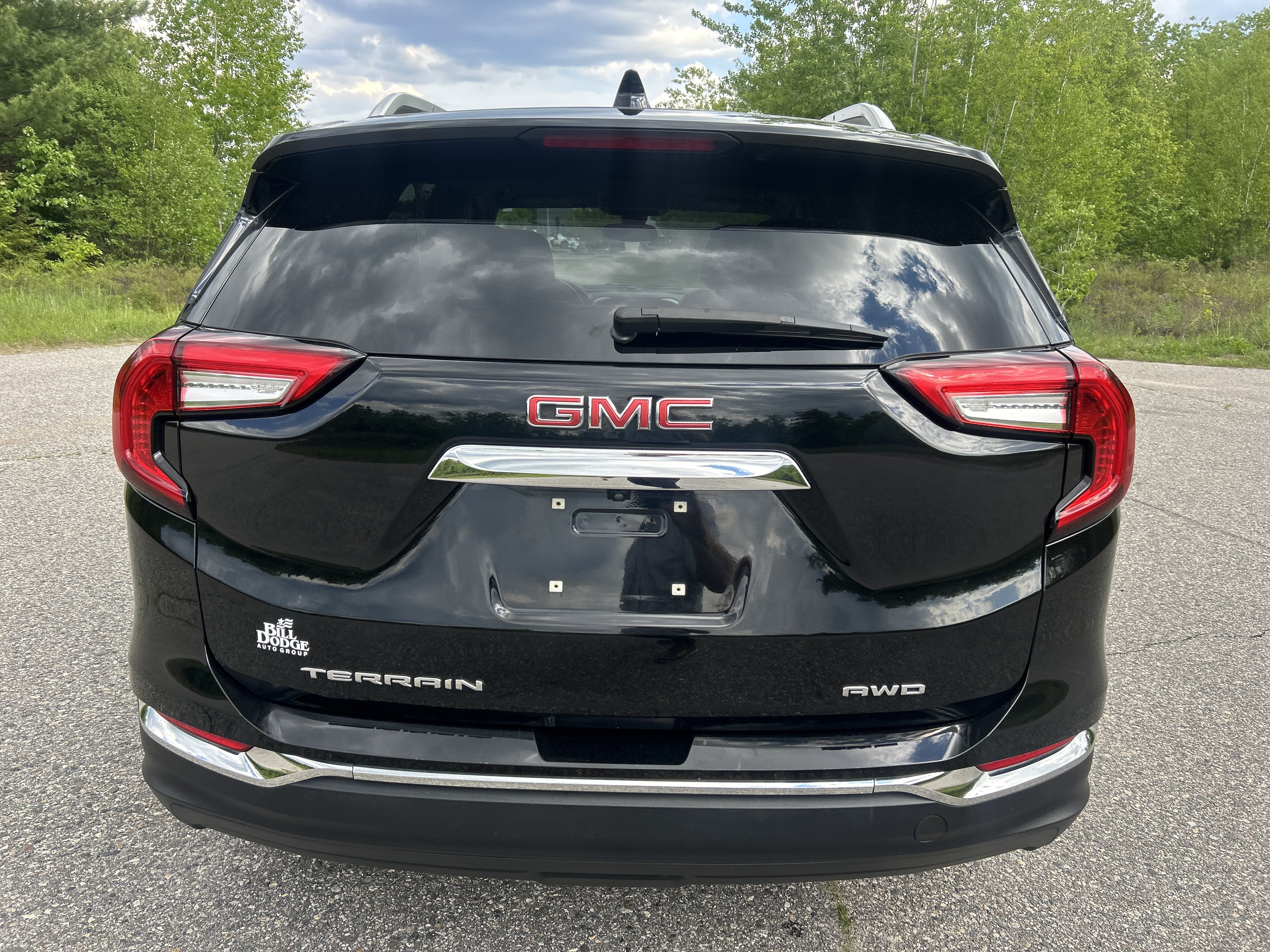 Used 2024 GMC Terrain SLT AWD/4WD image 6