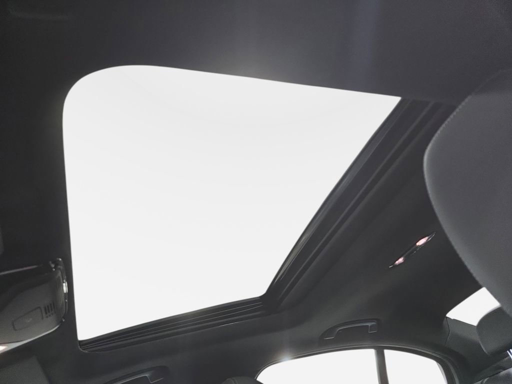 Certified 2024 BMW 330i Sedan w/ Convenience Package image 23