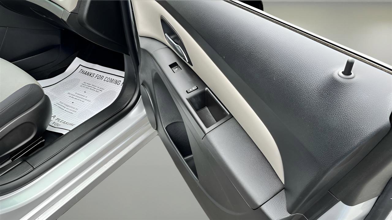 Used 2015 Chevrolet Cruze LS FWD image 27