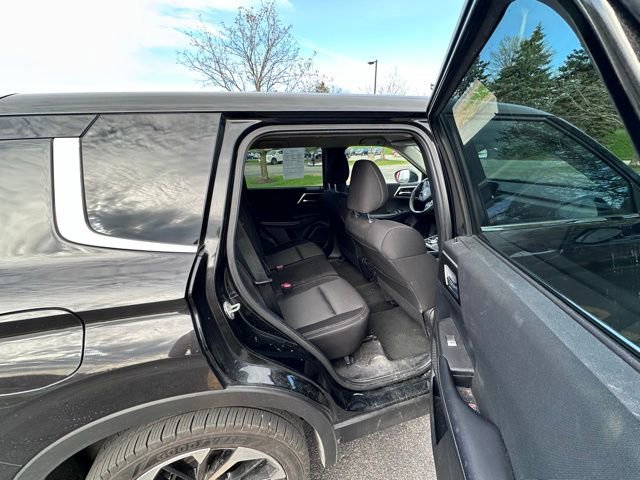 Used 2022 Mitsubishi Outlander ES image 9