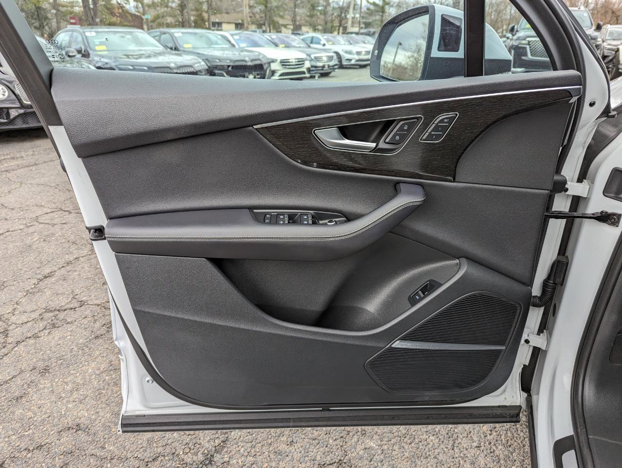 Used 2025 Audi Q7 3.0T Premium Plus image 11