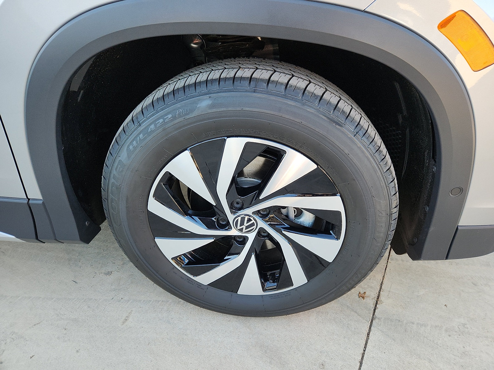 New 2026 Volkswagen Tiguan S FWD image 9
