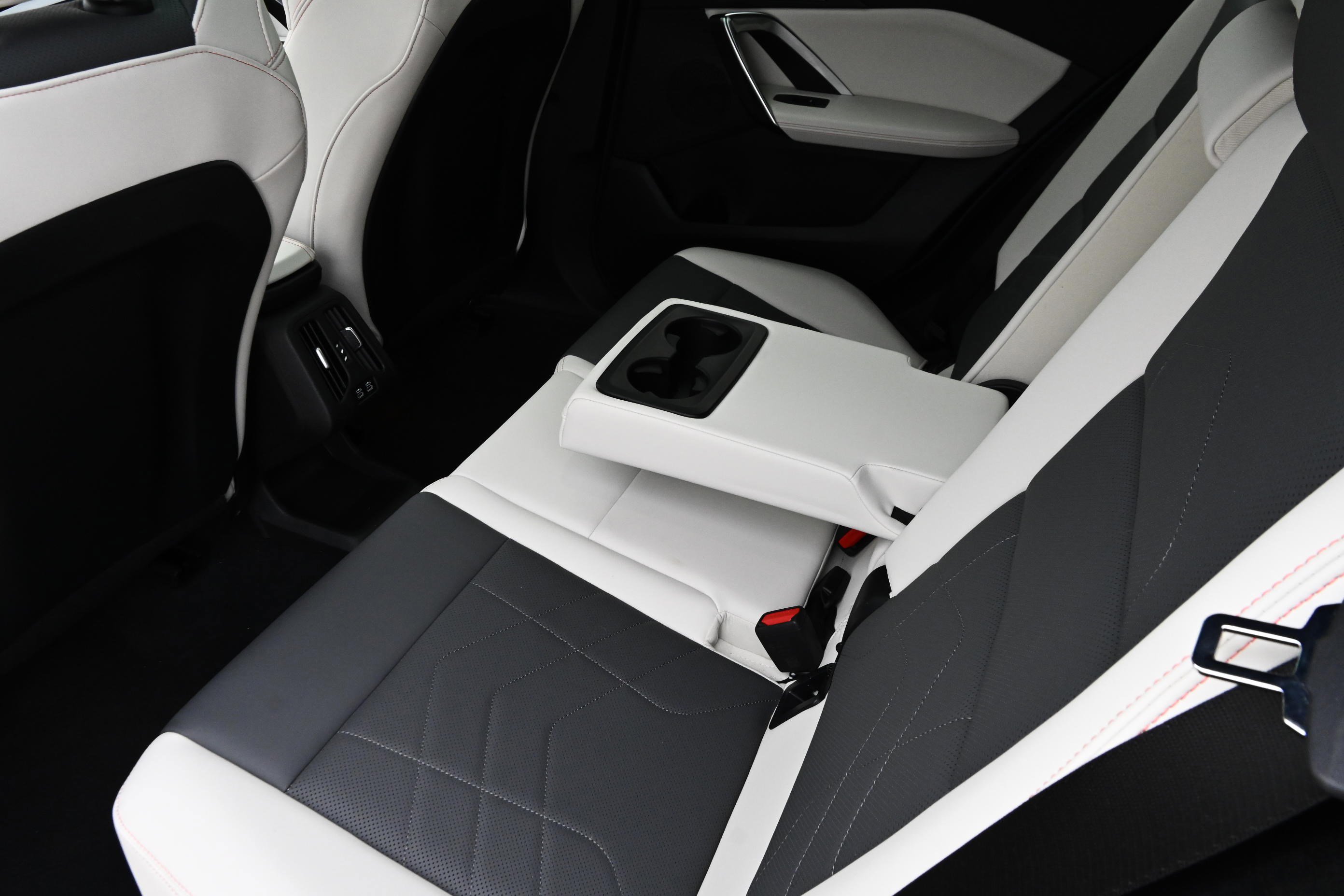 Certified 2025 BMW X2 xDrive28i image 11