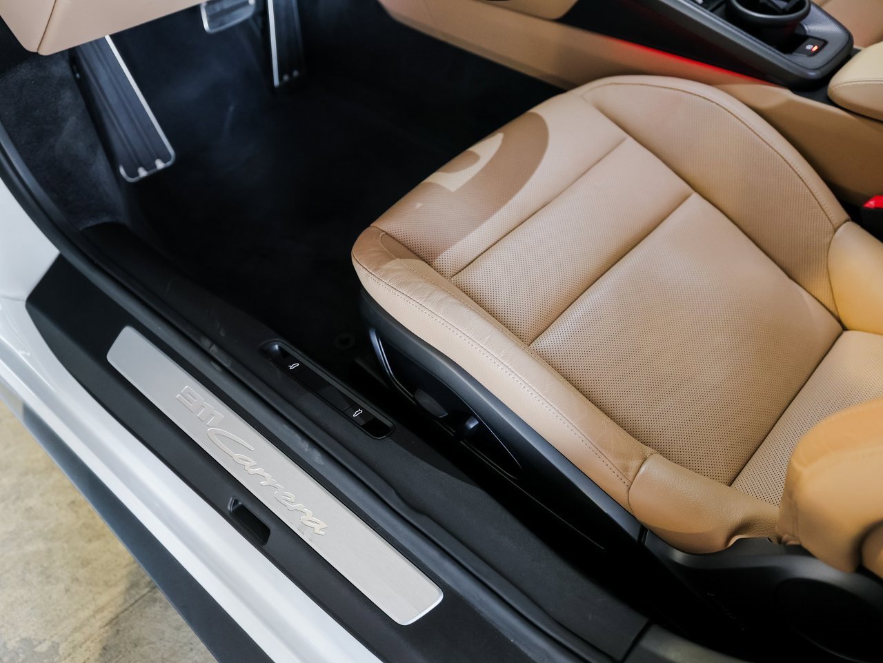 Certified 2022 Porsche 911 Carrera image 14