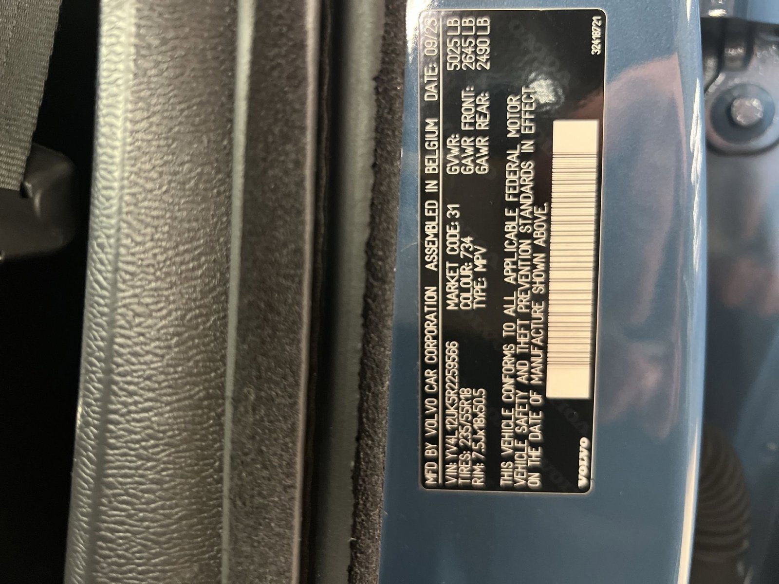 Used 2024 Volvo XC40 B5 Core w/ Climate Package image 26