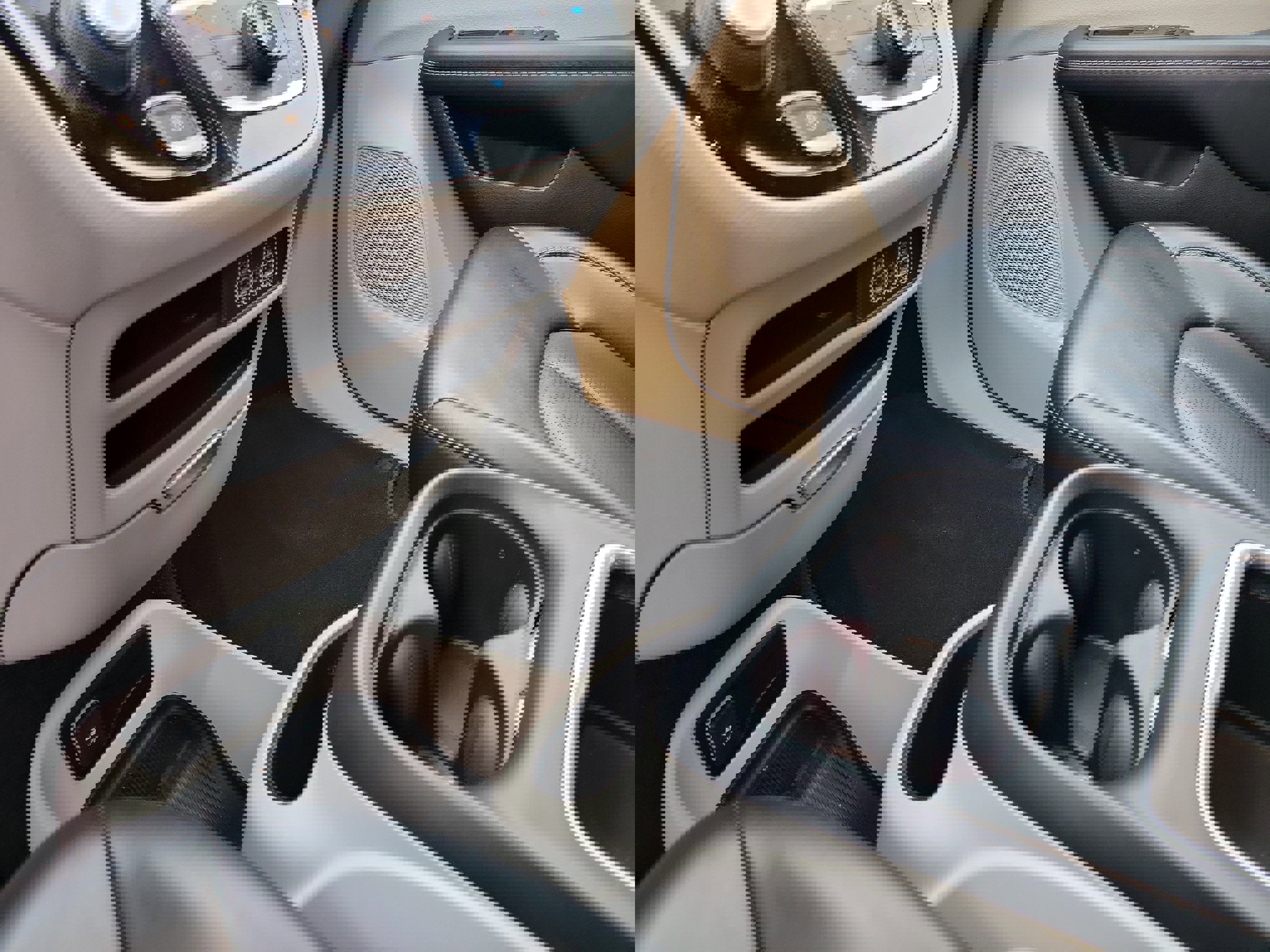 Used 2023 Chrysler Pacifica Touring-L image 29