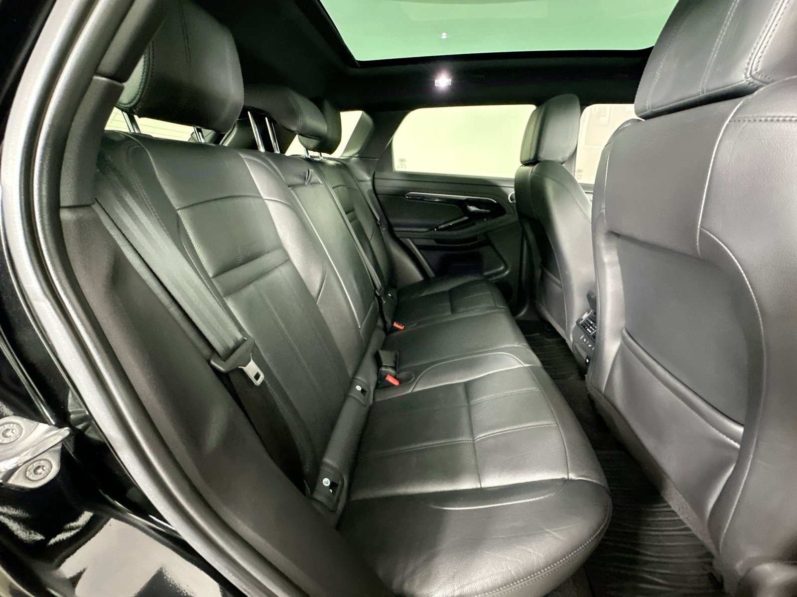 Used 2020 Land Rover Range Rover Evoque SE AWD/4WD image 41