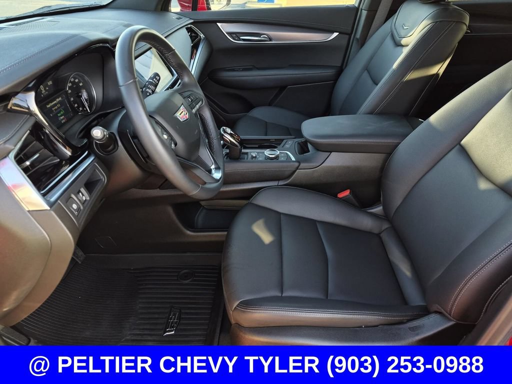 Used 2025 Cadillac XT6 Luxury FWD image 35