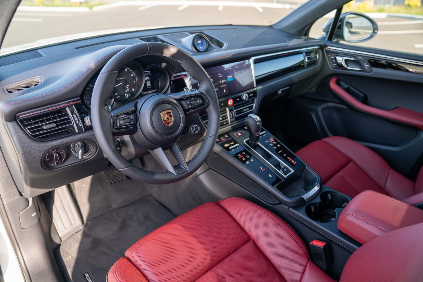 New 2026 Porsche Macan Turbo AWD/4WD image 4