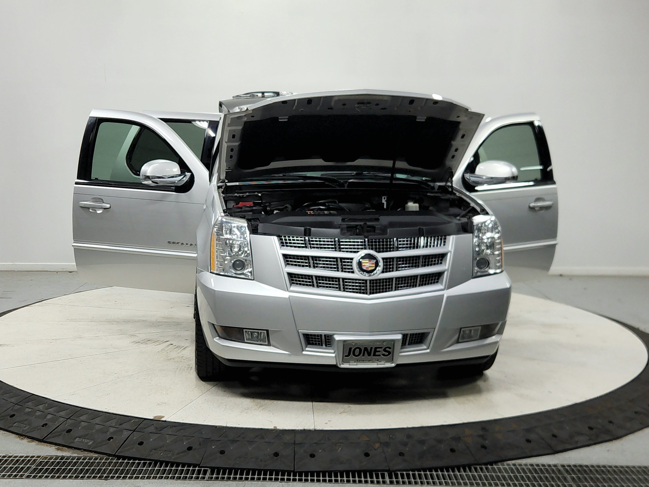 Used 2014 Cadillac Escalade Premium RWD image 11