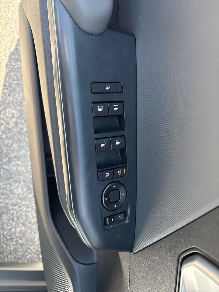 Used 2025 Kia K4 FWD image 14