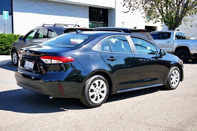 Used 2025 Toyota Corolla LE image 8