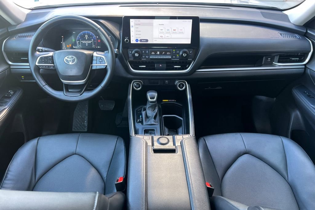 Certified 2025 Toyota Grand Highlander AWD image 15