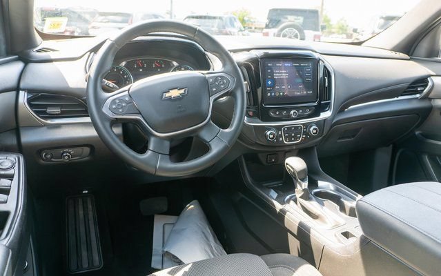 Used 2023 Chevrolet Traverse LT AWD/4WD image 13