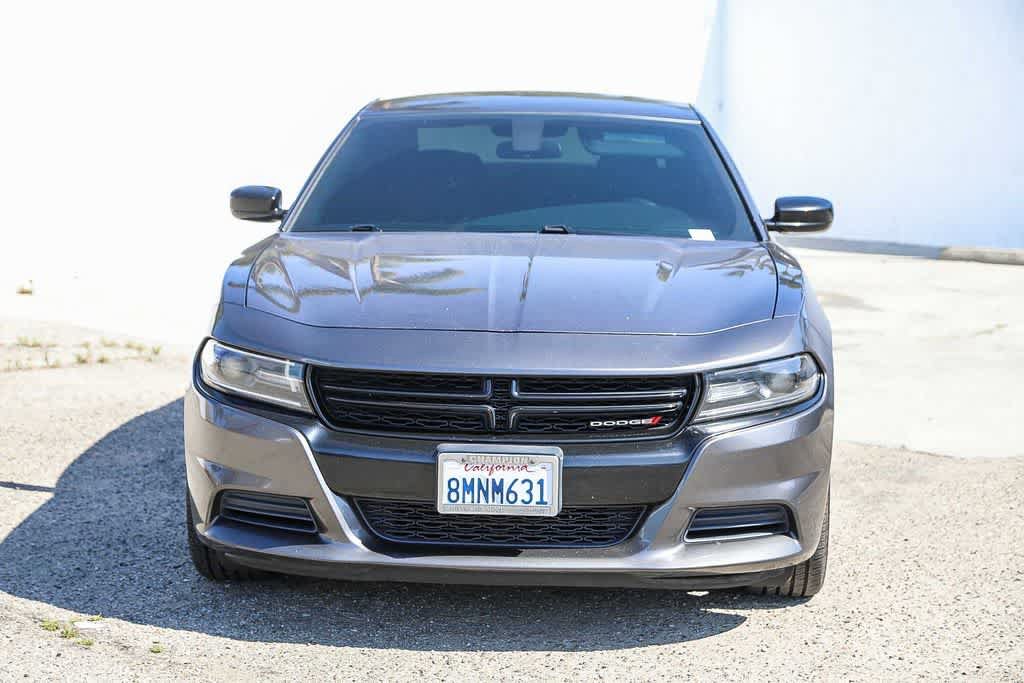 Used 2019 Dodge Charger SXT w/ Blacktop Package RWD image 2