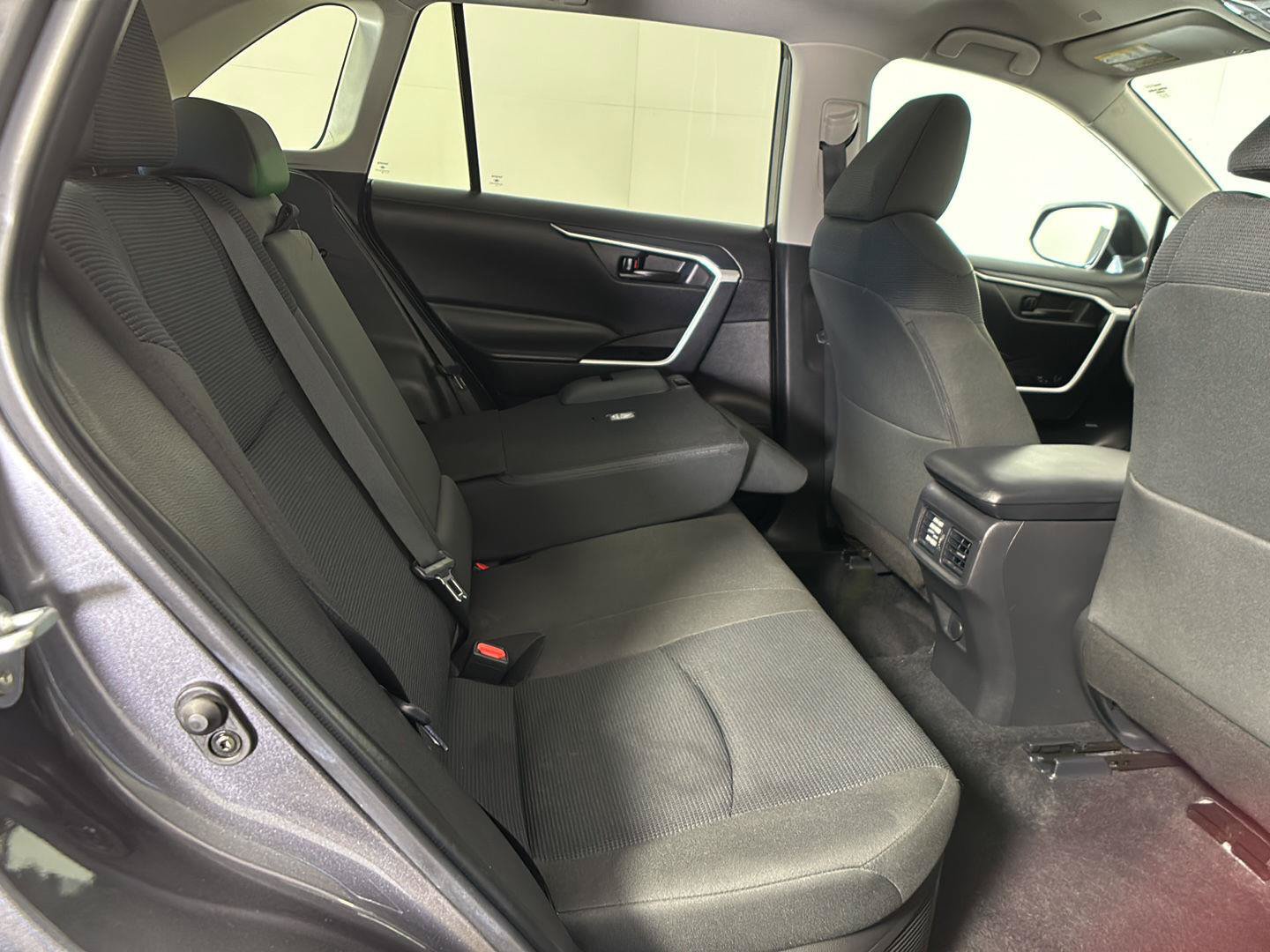Used 2025 Toyota RAV4 LE AWD/4WD image 18