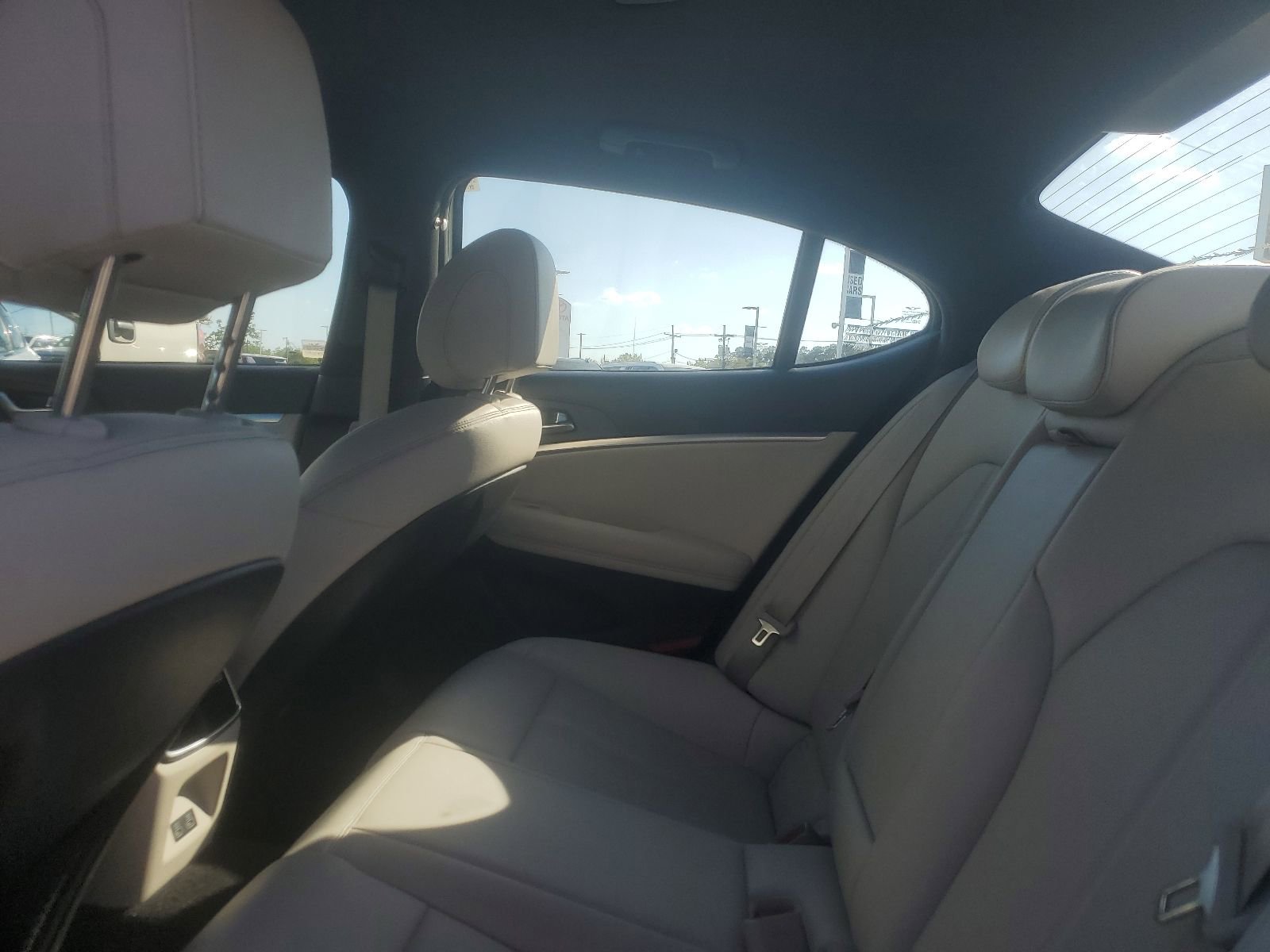 Used 2024 Genesis G70 2.5T image 12