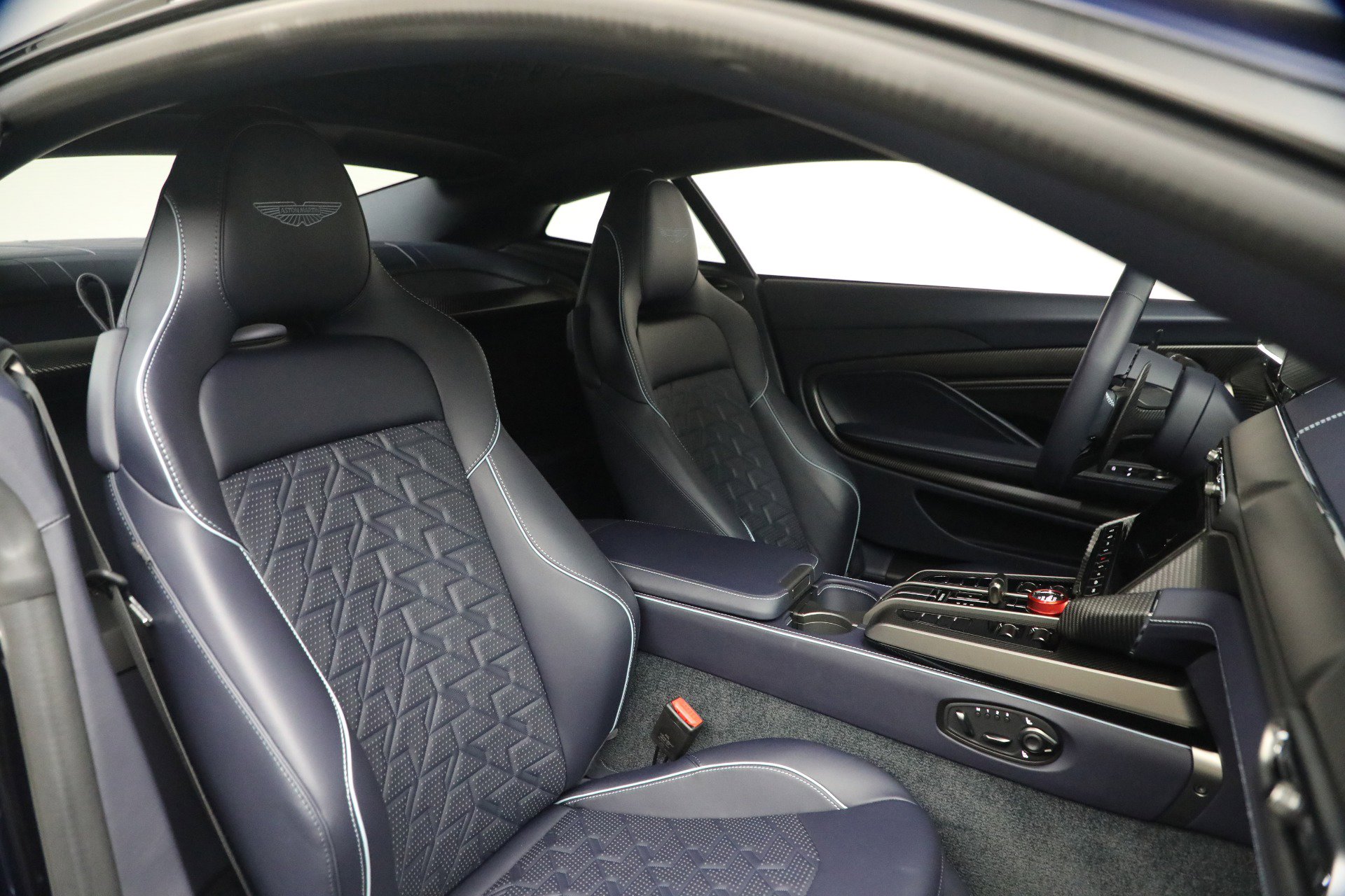 Used 2025 Aston Martin Vanquish image 20