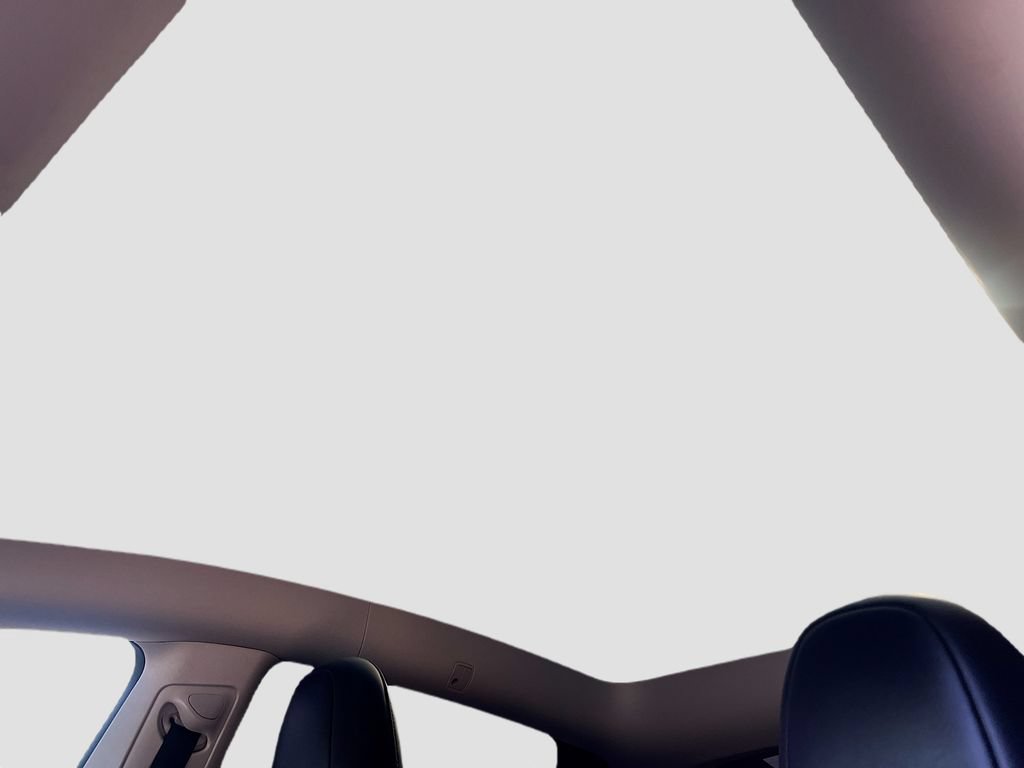 Used 2025 Tesla Model Y Long Range RWD image 22