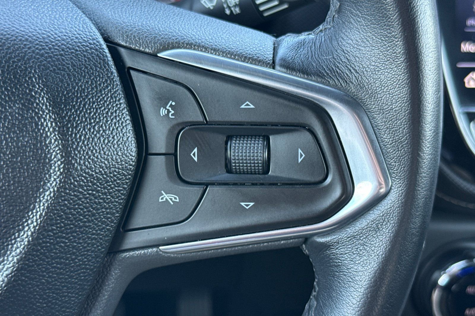 Used 2021 Chevrolet TrailBlazer ACTIV w/ Convenience Package image 38