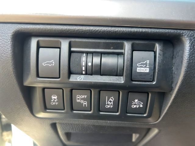 Used 2019 Subaru Outback 2.5i Limited w/ Popular Package #2 image 12