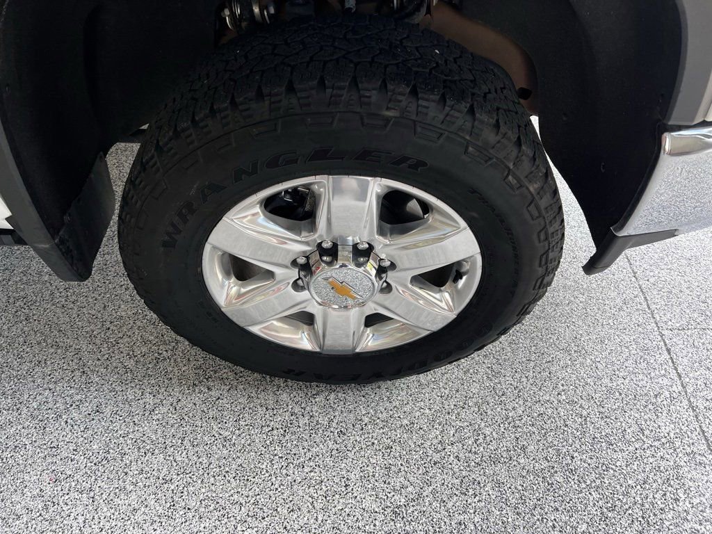 Used 2023 Chevrolet Silverado 2500 LTZ w/ LTZ Convenience Package image 8