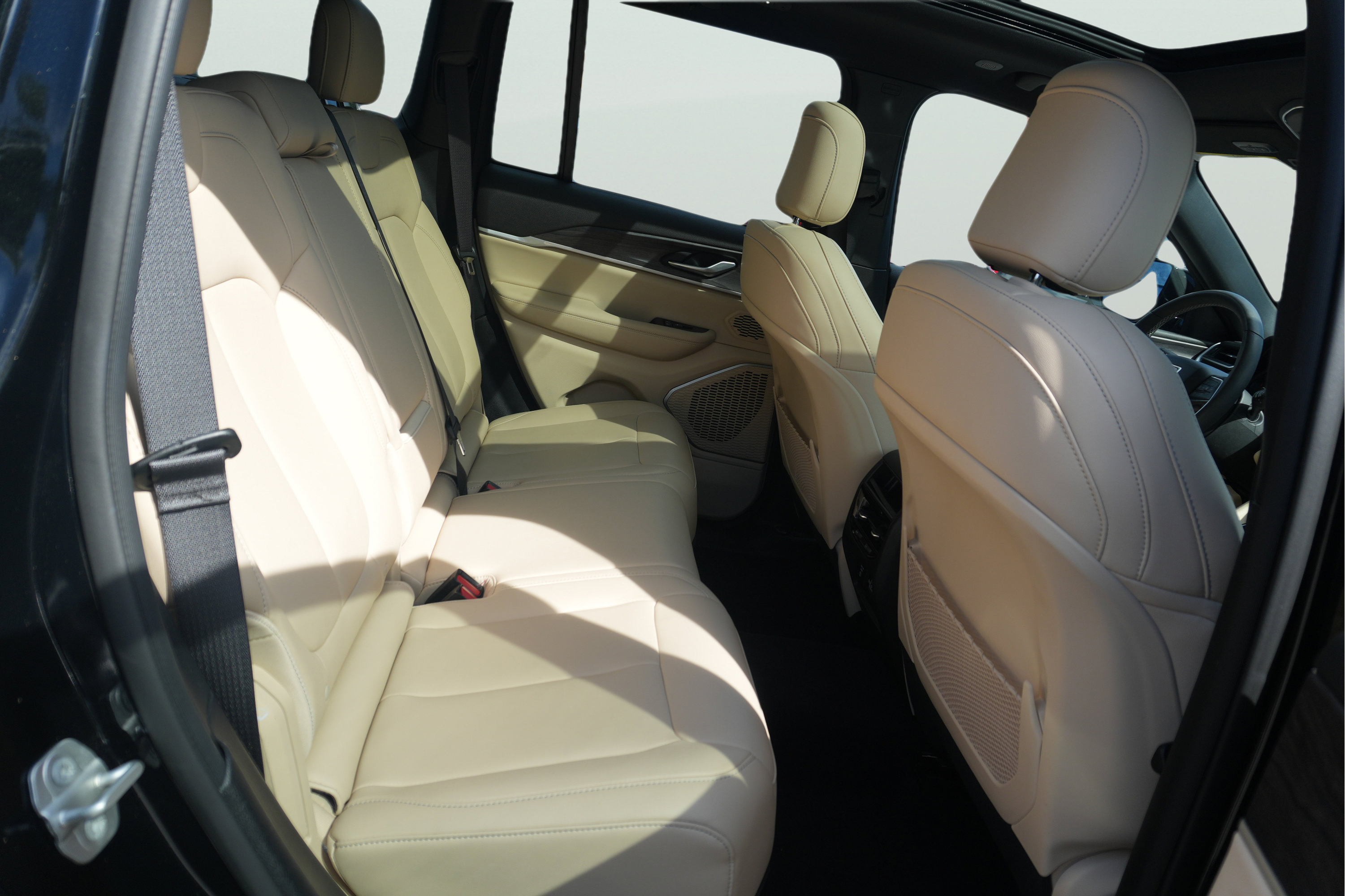 Used 2023 Jeep Grand Cherokee 4WD 4xe image 26