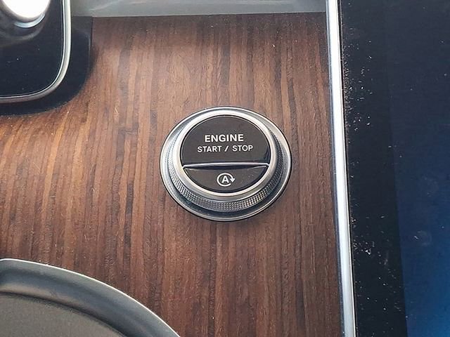 Used 2023 Mercedes-Benz C 300 4MATIC Sedan image 23