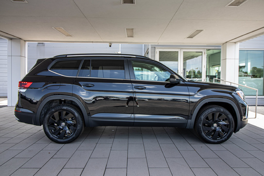 New 2026 Volkswagen Atlas SE FWD image 3