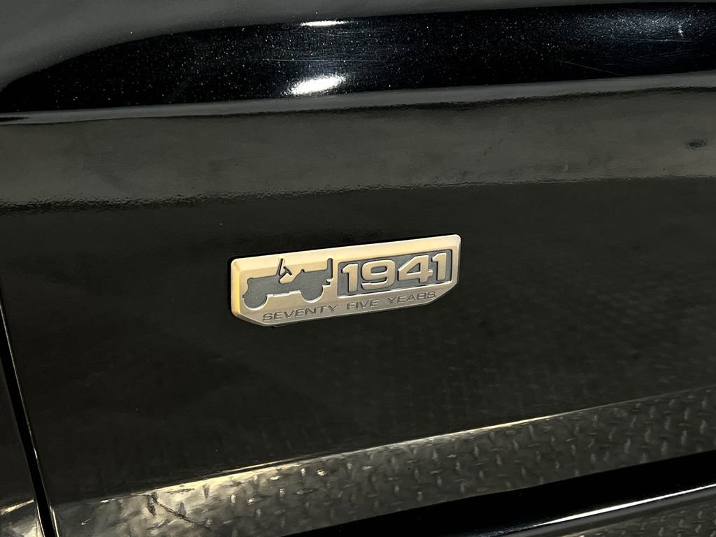 Used 2017 Jeep Grand Cherokee Limited 75th Anniversary image 38