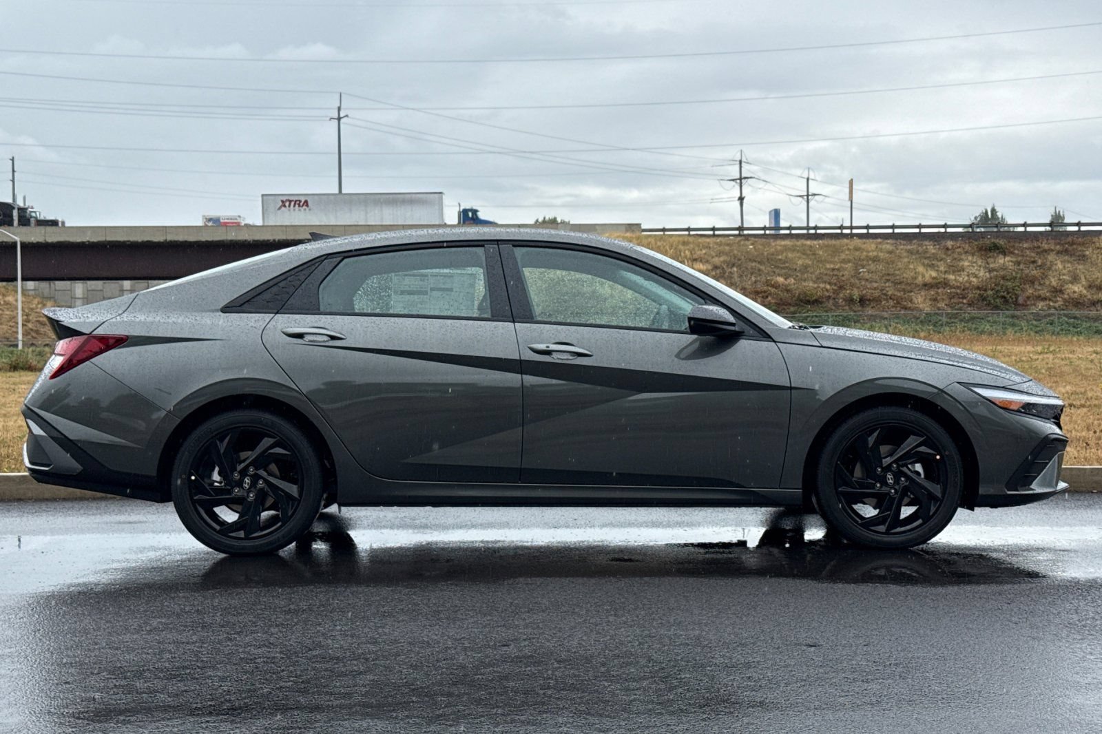 New 2026 Hyundai Elantra SEL Sport FWD image 2
