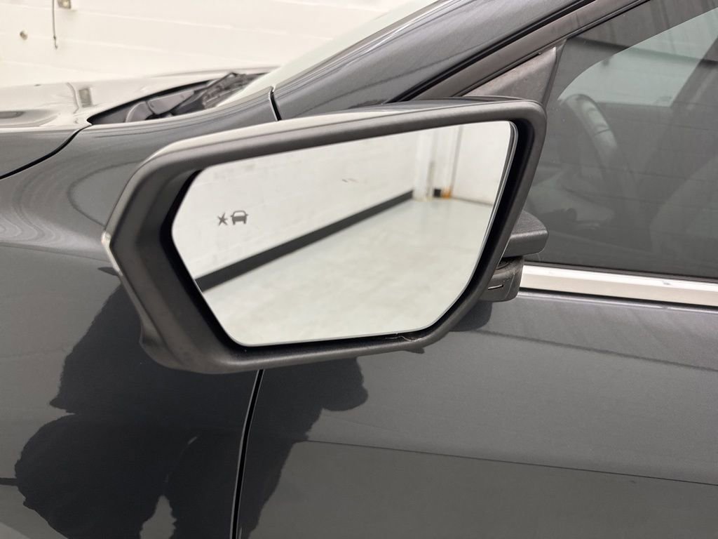 Used 2019 Chevrolet Equinox LT image 11