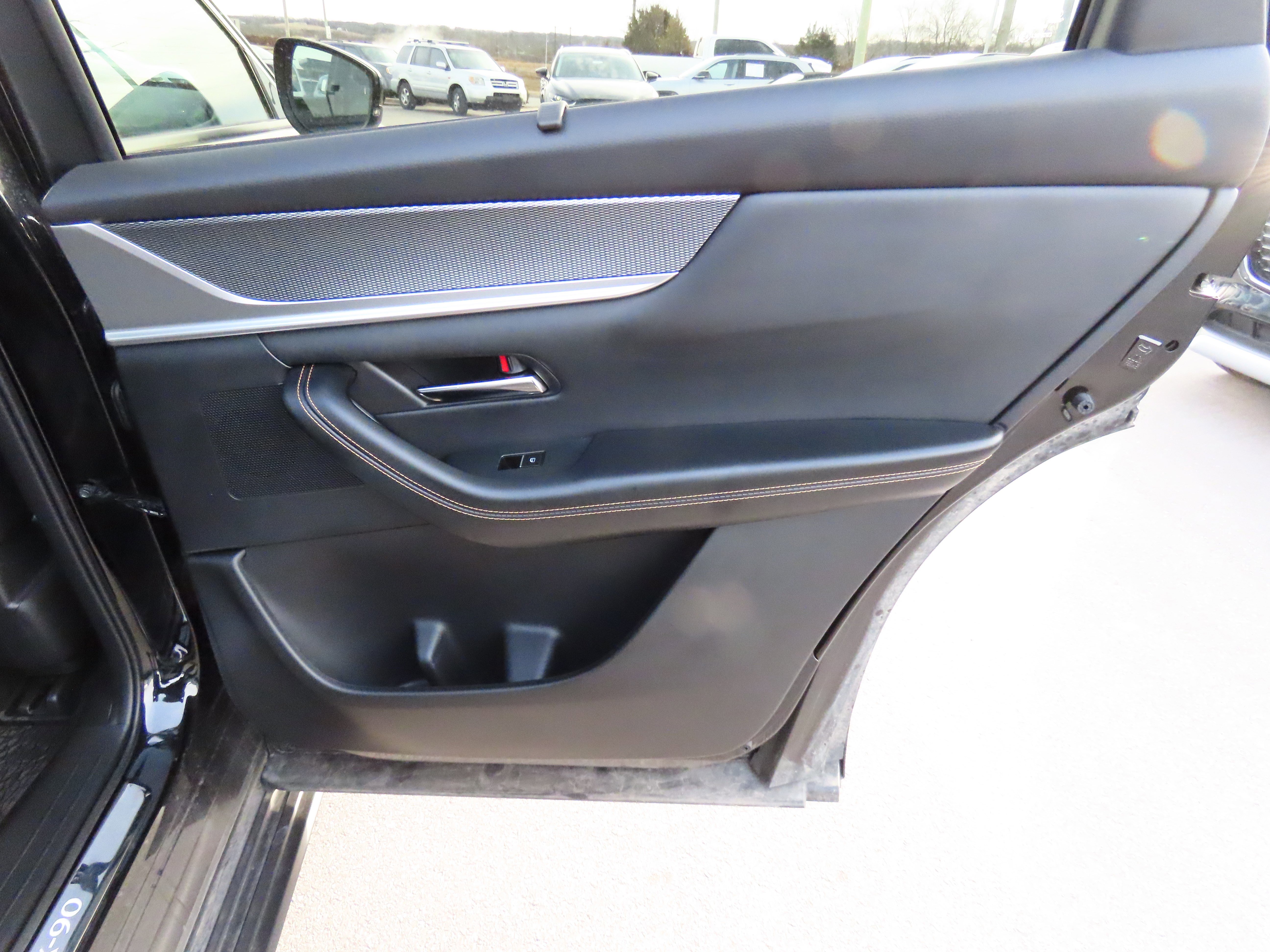 Certified 2025 MAZDA CX-90 Plug-In Hybrid w/ Premium Plus image 11