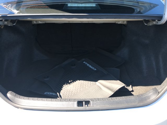 Used 2018 Toyota Corolla LE FWD image 12