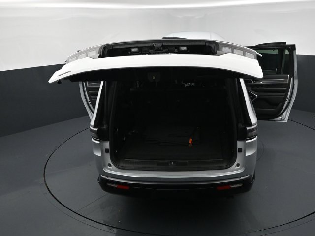 New 2026 Jeep Grand Wagoneer L Limited AWD/4WD image 29