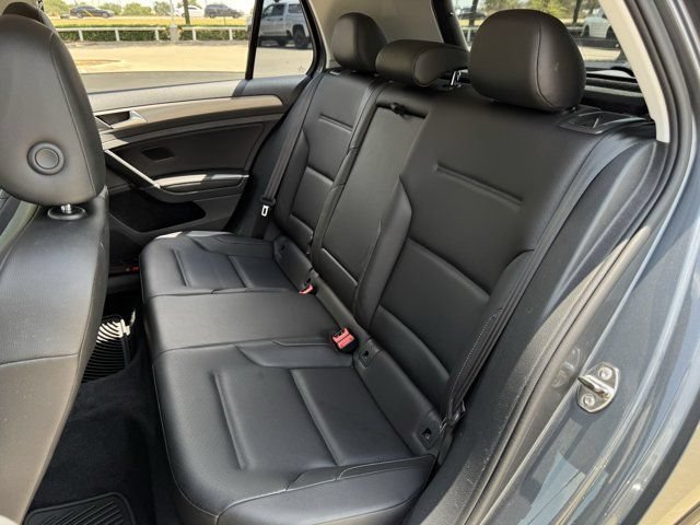 Used 2017 Volkswagen Golf SE FWD image 27