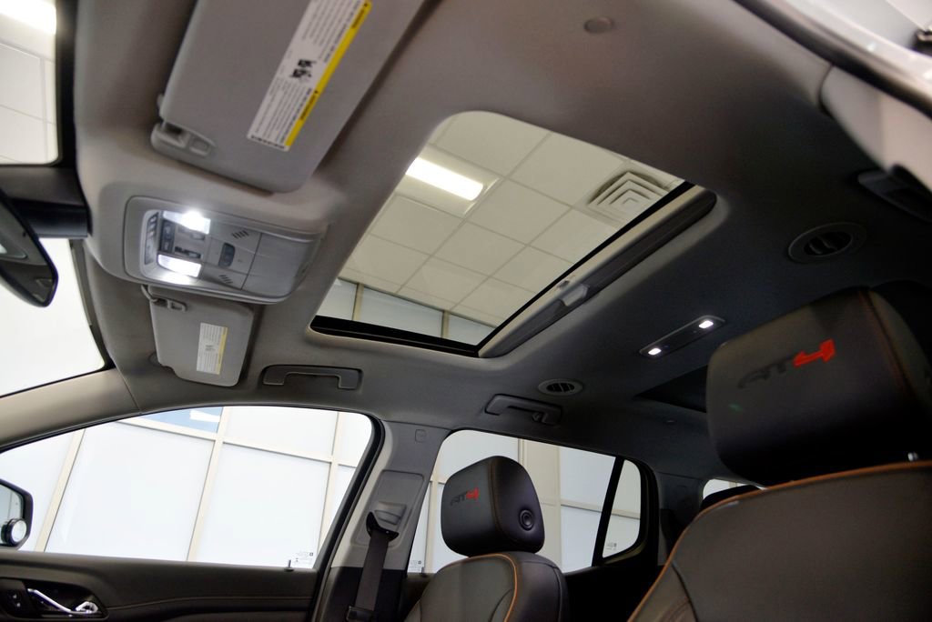 Used 2022 GMC Acadia AT4 w/ Technology Package image 28