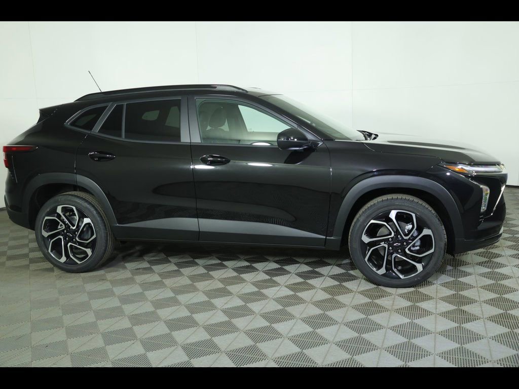 New 2026 Chevrolet Trax RS w/ Driver Confidence Package image 12