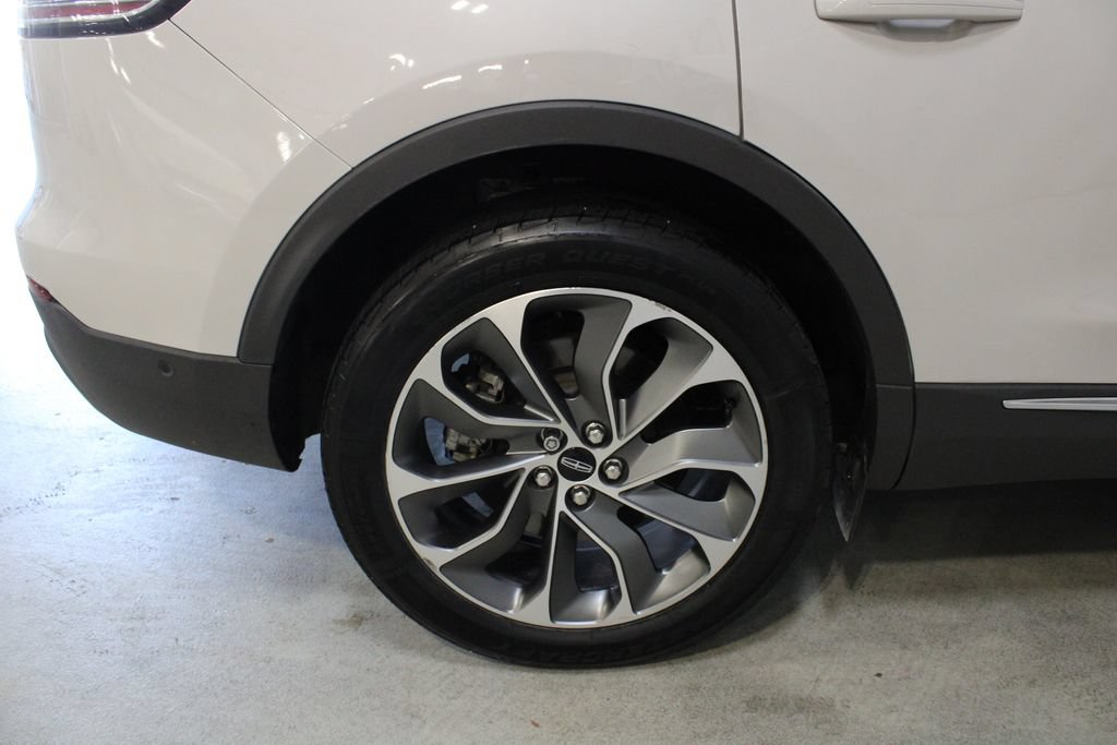 Used 2023 Lincoln Nautilus Reserve w/ Equipment Group 201A AWD/4WD image 28