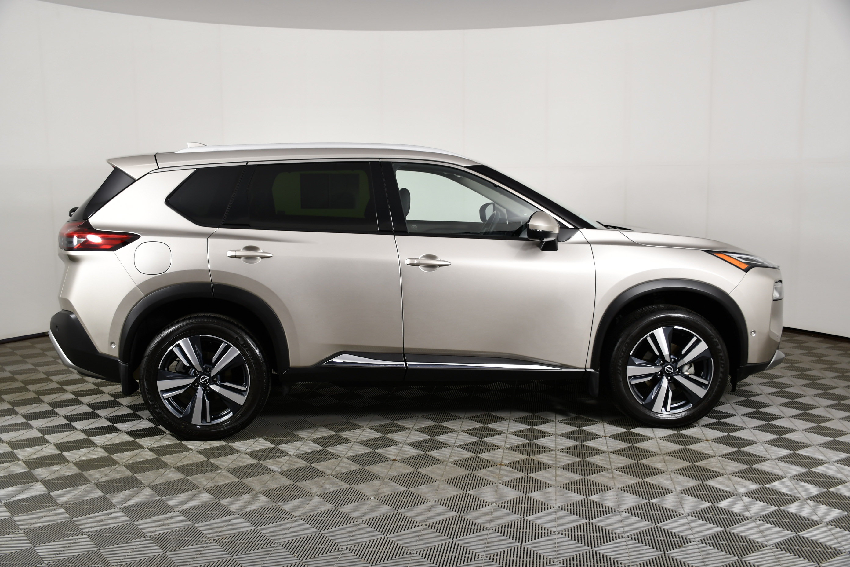 Used 2023 Nissan Rogue Platinum w/ Platinum Premium Package AWD/4WD image 5