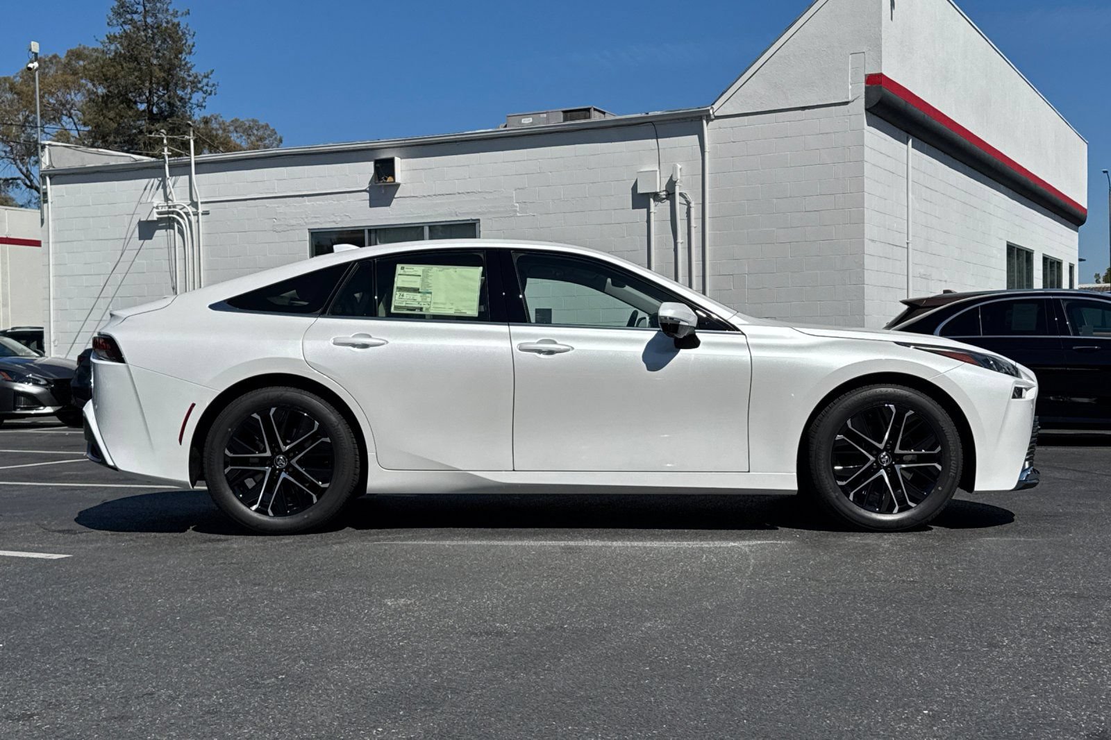 New 2026 Toyota Mirai RWD image 9