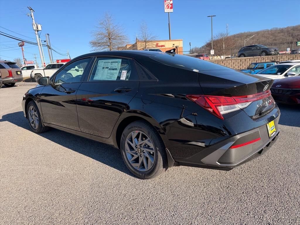 New 2026 Hyundai Elantra Blue image 4