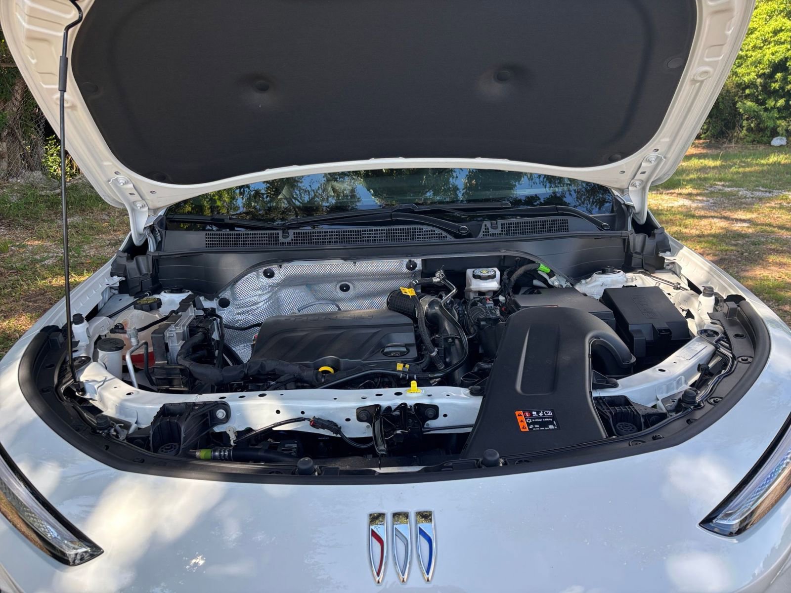 Used 2025 Buick Envista Sport Touring image 32