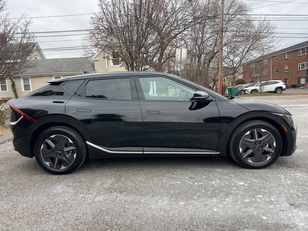 Certified 2025 Kia EV6 Light image 7