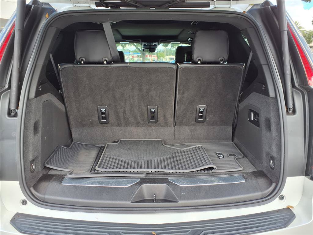 Used 2022 Cadillac Escalade Premium Luxury RWD image 17