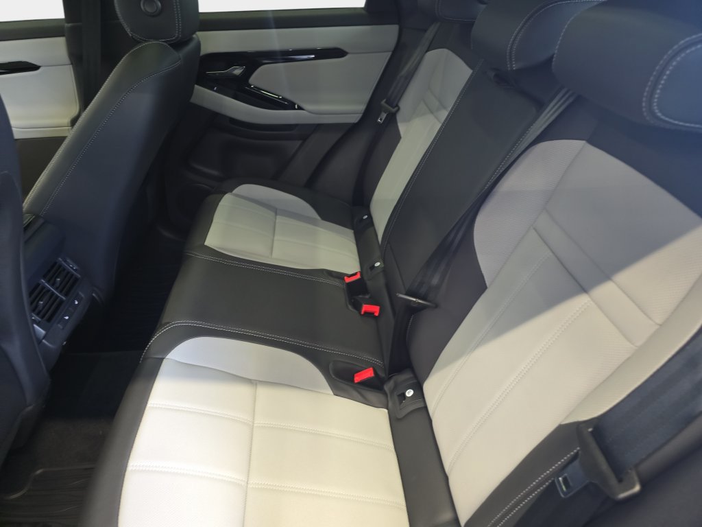 New 2026 Land Rover Range Rover Evoque Hoxton AWD/4WD image 11