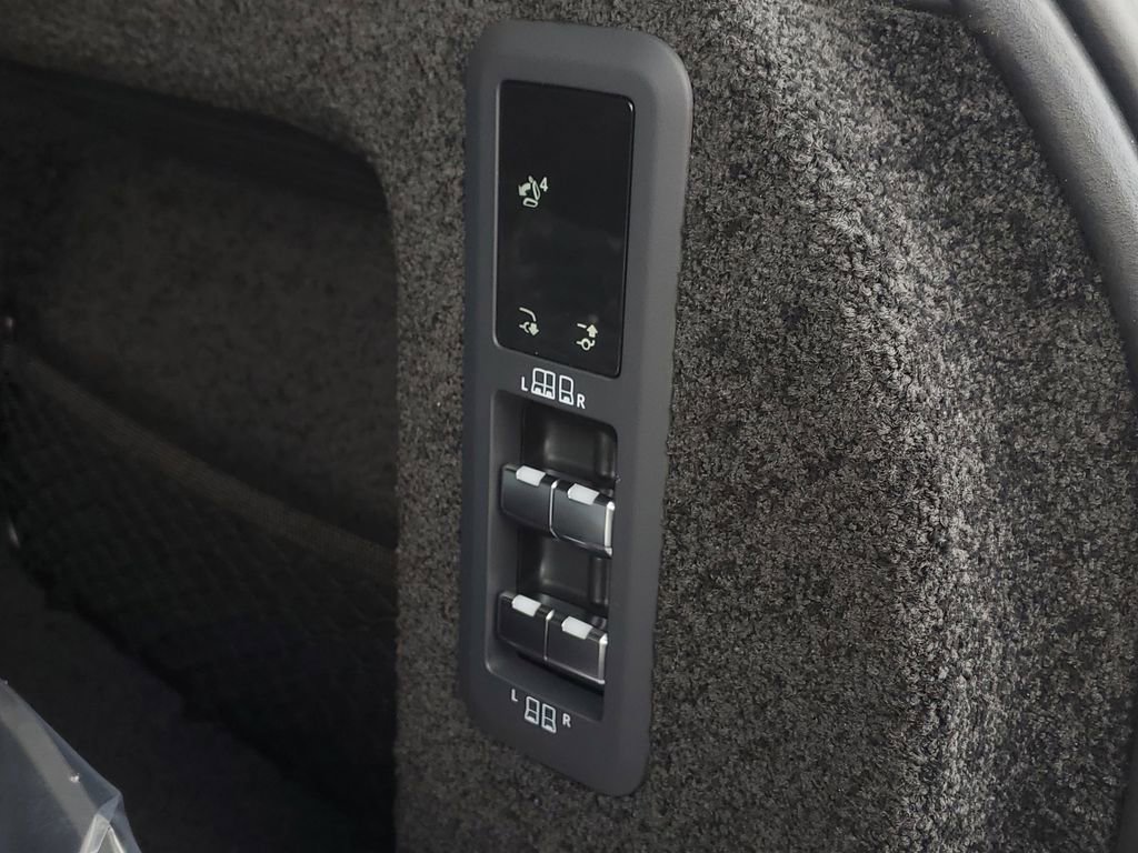 New 2026 Land Rover Range Rover Long Wheelbase SE image 31
